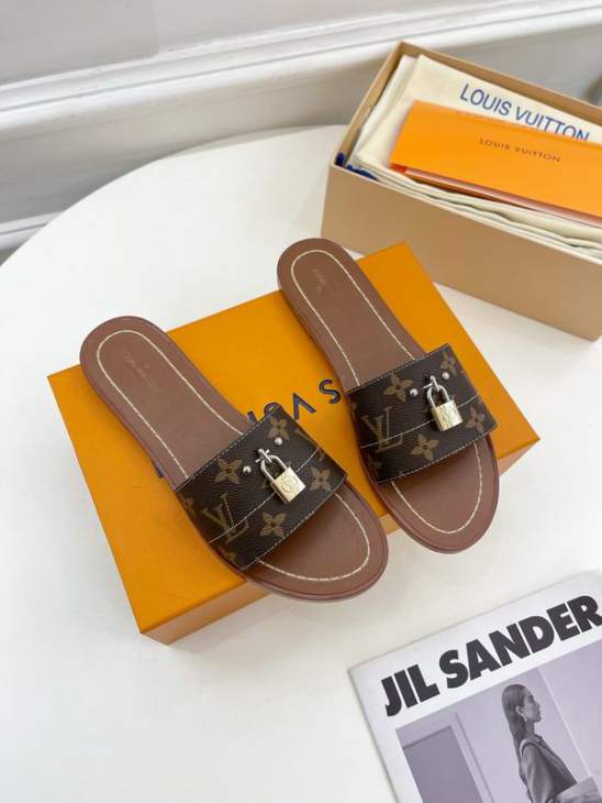 Picture of Louis Vuitton Slippers _SKULVsz35-41mnf318631